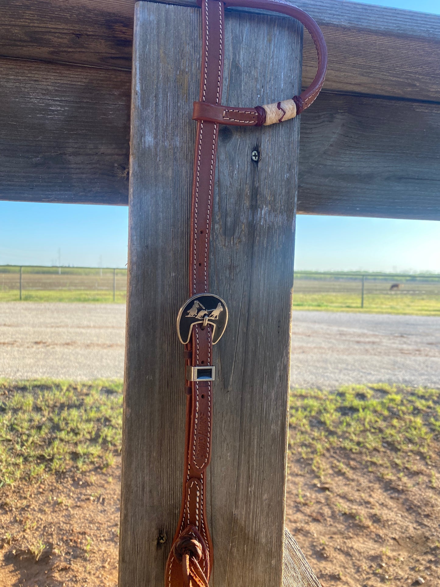 One ear headstall with rawhide accent piece